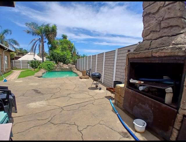 4 BEDROOM FREESTANDING FOR SALE IN SUNAIR PARK